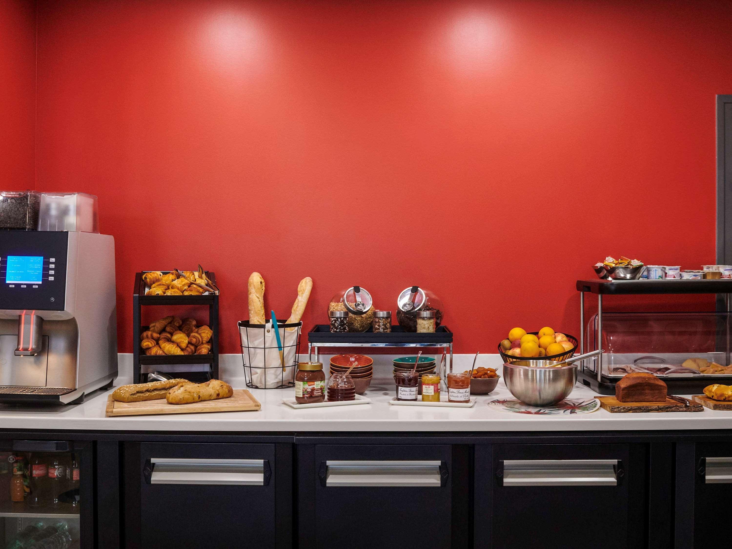 Ibis Styles Nantes Centre Place Graslin Екстериор снимка